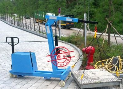 點擊查看詳細(xì)信息<br>標(biāo)題：華友機械移動式小吊機 閱讀次數(shù)：9670
